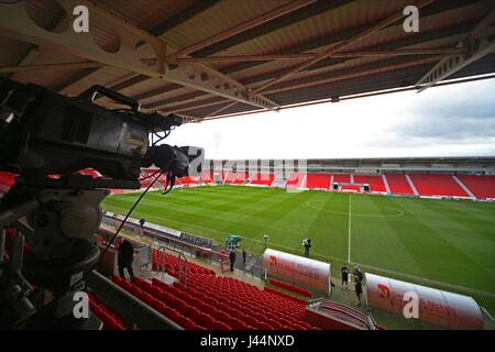 Les caméras de télévision à la STA KEEPMOAT KEEPMOAT STADIUM STOKE V DONCASTER DONCASTER ANGLETERRE 09 Janvier 2016 Banque D'Images