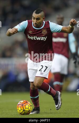 DIMITRI PAYET, West Ham United FC West Ham United FC ST JAMES PARK NEWCASTLE ANGLETERRE 16 Janvier 2016 Banque D'Images