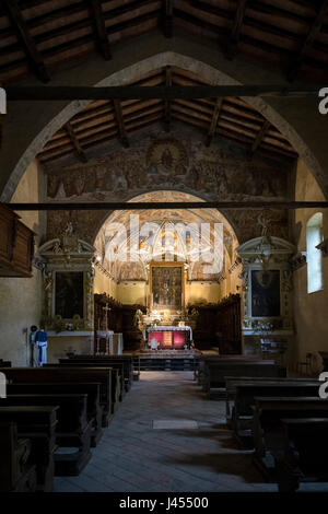 Les belles peintures et fresques du sanctuaire de la Santissima Trinità de Casnigo, Val Seriana, province de Bergame, Lombardie, Italie. Banque D'Images