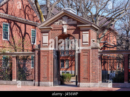 Morgan Gate à l'Université de Harvard à Cambridge campus, MA, USA. Banque D'Images