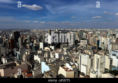 Le centre-ville de São Paulo vue depuis le toit-terrasse de l'Italia building - Sao Paulo - Brésil Banque D'Images