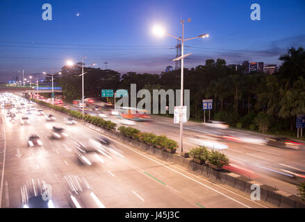 Binhe Road Traffic de la ville de Shenzhen, province du Guangdong, Chine Banque D'Images