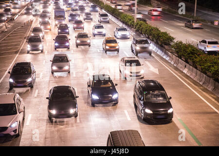 Binhe Road Traffic de la ville de Shenzhen, province du Guangdong, Chine Banque D'Images