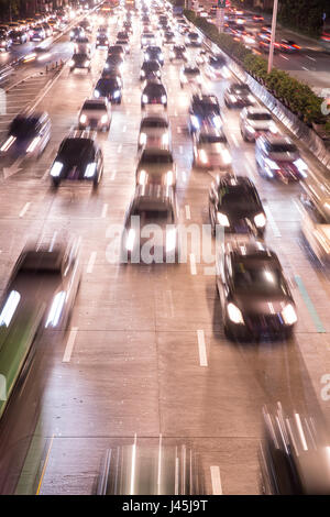 Binhe Road Traffic de la ville de Shenzhen, province du Guangdong, Chine Banque D'Images