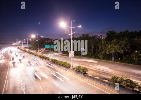 Binhe Road Traffic de la ville de Shenzhen, province du Guangdong, Chine Banque D'Images