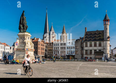 La place Vrijdagmarkt, Gand, Flandre orientale, Belgique Banque D'Images