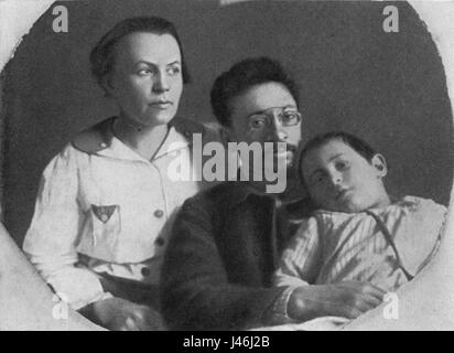 La vieille Russie Yakov Sverdlov 1918 1919 avec sa famille Banque D'Images