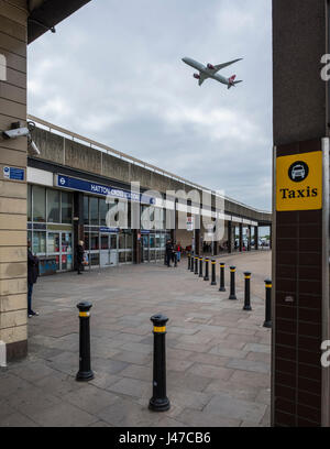 Hatton Cross Station Banque D'Images