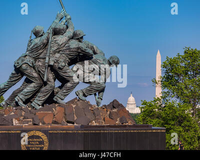 ARLINGTON, VIRGINIA, USA - United States Marine Corps War Memorial, de la statue d'Iwo Jima, à Rosslyn. Banque D'Images