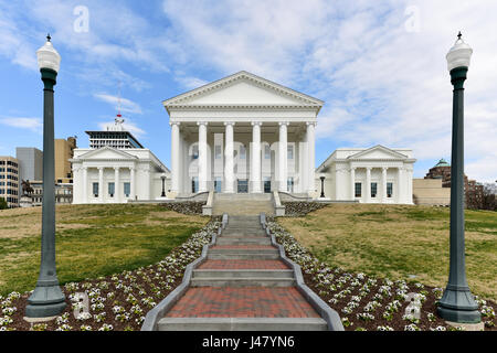 La Virginia State Capitol, conçu par Thomas Jefferson qui a été inspiré par l'architecture grecque et romaine dans la région de Richmond, en Virginie. Banque D'Images