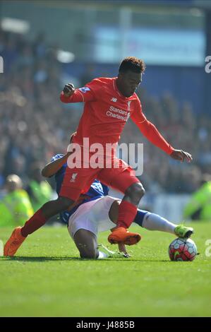 BRENDAN GALLOWAY & DANIEL STUR FCV Everton FC LIVERPOOL ANGLETERRE EVERTON GOODISON PARK 04 Octobre 2015 Banque D'Images