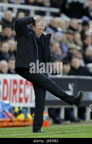 STEVE MCLAREN V NEWCASTLE UNITED FC LIVERPOOL FC NEWCASTLE UNITED FC V LIVERPOO ST JAMES PARK NEWCASTLE Angleterre 06 Décembre 20 Banque D'Images