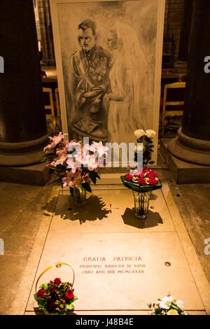 Burial vault de la Princesse Grace (Kelly) Grimaldi de Monaco, dans la Cathédrale de Monaco, Monte Carlo. Banque D'Images