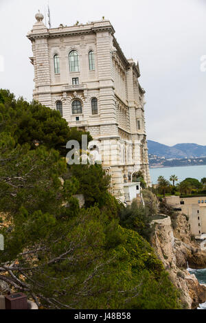 Le massif de style Renaissance Baroque Musée Océanographique et Aquarium a été créée en 1910 par le Prince Albert de Monaco. Le musée présente des expositions et Banque D'Images