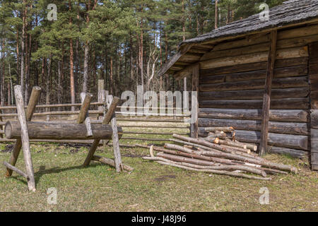 L'habitat traditionnel des populations autochtones de l'Estonie Banque D'Images