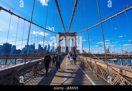Pont de Brooklyn New York - un célèbre monument- MANHATTAN / NEW YORK - 1 AVRIL 2017 Banque D'Images