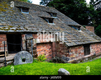 Nether Alderley Mill est un moulin du xvie siècle situé sur la manière de voir Road (A34), au sud du village de Nether Alderley, Cheshire Banque D'Images