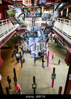 La Révolution sculpture conçue par Kin design au Musée des sciences et de l'industrie à Manchester Banque D'Images