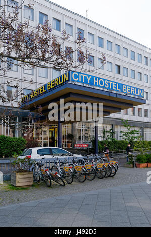 Berlin, Allemagne. 10 mai, 2017. Mercredi, le 10 mai 2017, le gouvernement allemand annonce, que le City Hostel Berlin, sur le site de l'ambassade de Corée du Nord, l'établissement sera fermé en violant les règles de l'ONU : Crédit Marcus Krauss/Alamy Live News Banque D'Images