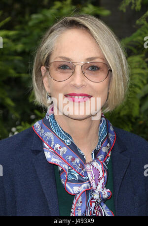 Bevrly Hills, Ca. 10 mai, 2017. Sharon Stone à la 88e anniversaire de la Fashion Show et déjeuner à l'hôtel Beverly Wilshire Four Seasons Hotel de Beverly Hills, Californie le 10 mai 2017. Credit : Faye Sadou/media/Alamy Punch Live News Banque D'Images