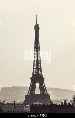 La Tour Eiffel - Vue du 18e arrondissement de Paris, France Banque D'Images