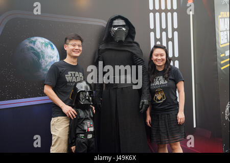 06.05.2017, Singapour, République de Singapour, en Asie - les fans de Star Wars de recueillir au cours de l'assemblée annuelle de l'événement Star Wars dans l'Supertree Grove. Banque D'Images