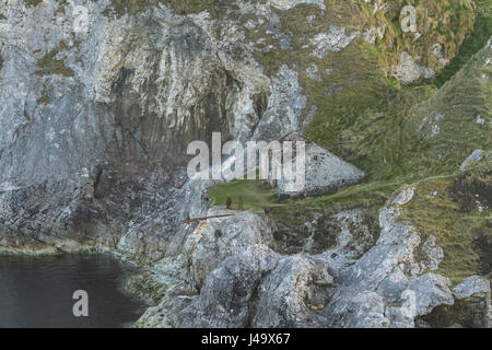 Fisherman's Bothy, Kinbane Castle, N. Irlande Banque D'Images