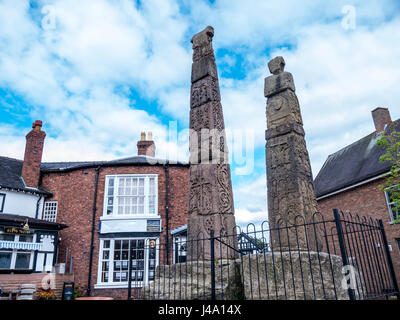 Croix de Saxon, dans la pittoresque ville de Sandbach Cheshire Angleterre du Sud Banque D'Images