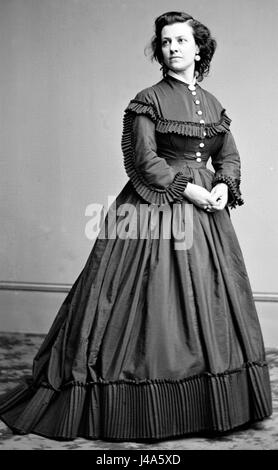 Pauline Cushman est une actrice et espionne américaine pendant la guerre de Sécession, connue pour son rôle d'espionne de l'Union. Elle a gagné la renommée pour sa bravoure et a reçu la Médaille d'honneur pour ses efforts. Banque D'Images