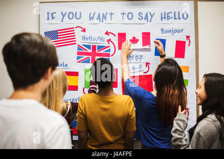 Adolescent personnes au pavillon national board Banque D'Images