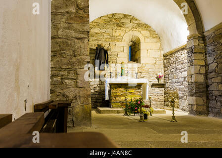 Le Royal St Mary's Church, également connu sous le nom de l'église de Saint Benoît, a été construit en 1965 à O Cebreiro-71 sur les fondations d'une église pré-romane Banque D'Images