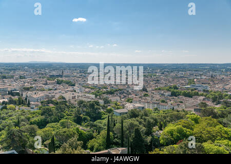Une vue de la ville de Nîmes Banque D'Images