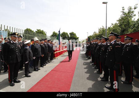 45965 San/Ce, en Italie. Le 11 mai, 2017. Ce matin, à Milan, il y avait l'inauguration du nouveau poste de carabiniers, qui dans le cas sera intitulé le nommé Médaille d'chez Valor Militare Pasquale Santonastaso. Lors de cette cérémonie il y aura les autorités politiques civiles et militaires. Gioacchino Alfano Crédit : Fabio Sasso/Pacific Press/Alamy Live News Banque D'Images