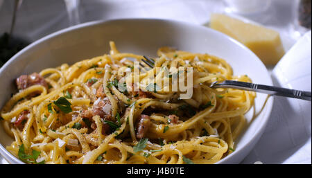 Vue rapprochée d'un bon plat de spaghetti carbonara Banque D'Images