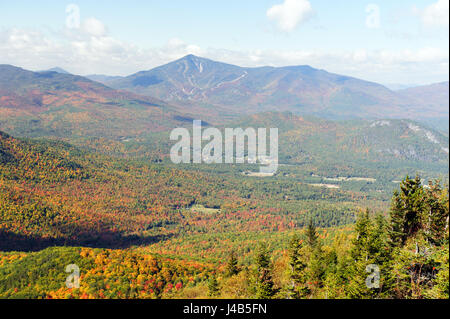 Vue sur le mont Whiteface mt de Jay, région des Adirondacks, New York State, USA. Banque D'Images