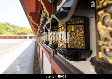Lanternes murales à Naritasan Shinshoji Temple à Narita, Japon. Fait partie du Temple de la secte Shingon Chisan du bouddhisme Banque D'Images