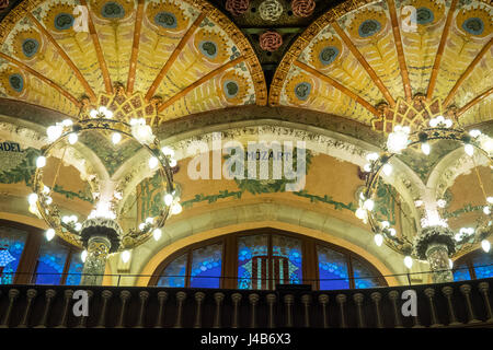 Intérieur de Palau de la Música Catalana, Barcelone Espagne. Banque D'Images