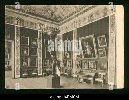 Ploschad Iskustv (place des Arts) à Leningrad (aujourd'hui constituée de Petersburg) est une place culturelle historique. L'image représente probablement la place comme un point de repère culturel clé, célèbre pour son association avec les arts, l'architecture et les événements publics pendant l'ère soviétique. Banque D'Images