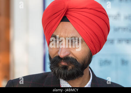 Une franche photographie d'un homme sikh au Pendjab, en Inde. Banque D'Images