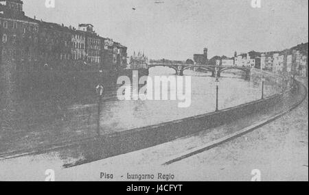 Pisa LungarnoRegio fait référence à la zone autour du Lungarno, une série de rues riveraines de Pise, en Italie. Ces rues font partie du quartier historique près de la rivière Arno, connu pour leur importance culturelle et architecturale. Banque D'Images