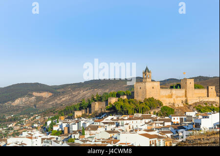 Alacazaba de Antequera, le château d'Antequera et le haut de la ville, province de Málaga, Andalousie, Espagne Banque D'Images
