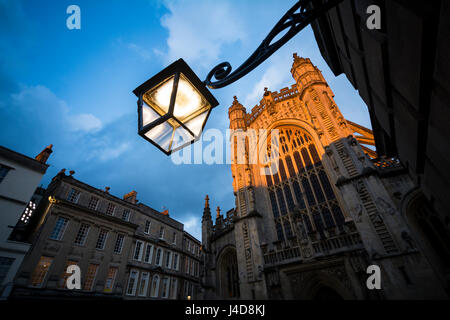 Fin de soirée dans la cathédrale de bain du soleil d'or Banque D'Images