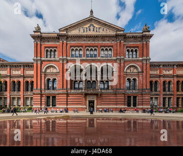 La piscine dans le jardin - John Madejski du Victoria & Albert Museum. Banque D'Images