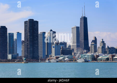 Skyline avec le Navy Pier et John Hancock Center, Chicago, Illinois, USA, Amérique, Skyline Navy Pier und mit John Hancock Center, Chicago, Illinoi Banque D'Images