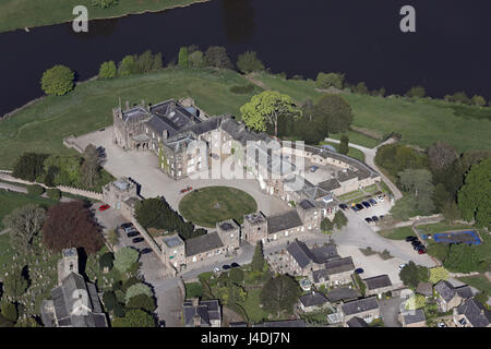 Vue aérienne du village et Ripley Castle, North Yorkshire, UK Banque D'Images