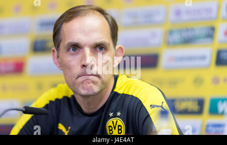 Dortmund, Allemagne. 12 mai, 2017. Le headcoach du Borussia Dortmund, Thomas Tuchel, lors d'une conférence de presse à Dortmund, en Allemagne, le 12 mai 2017. Photo : Guido Kirchner/dpa/Alamy Live News Banque D'Images