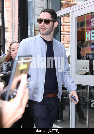 New York, NY, USA. 12 mai, 2017. Tom Ellis à l'AOL construire à parler de nouvelle saison de Fox's Lucifer à New York le 12 mai 2017. Credit:RW/MediaPunch/Alamy Live News Banque D'Images