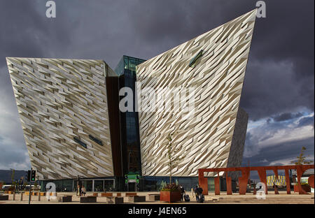 Une vue de la Titanic Museum, dans le Titanic Quarter, Belfast, Ulster (Irlande du Nord, Royaume-Uni, Europe Banque D'Images