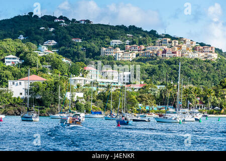 Bateaux à voile à Cruz Bay, Saint John, le parc national des Îles Vierges américaines, îles Vierges américaines, Antilles, Caraïbes, Amérique Centrale Banque D'Images