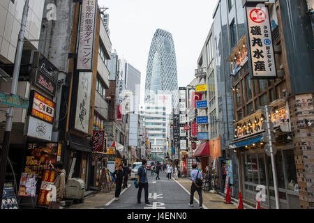 Bâtiments de grande hauteur à Shinjuku, Tokyo, Japon, Asie Banque D'Images